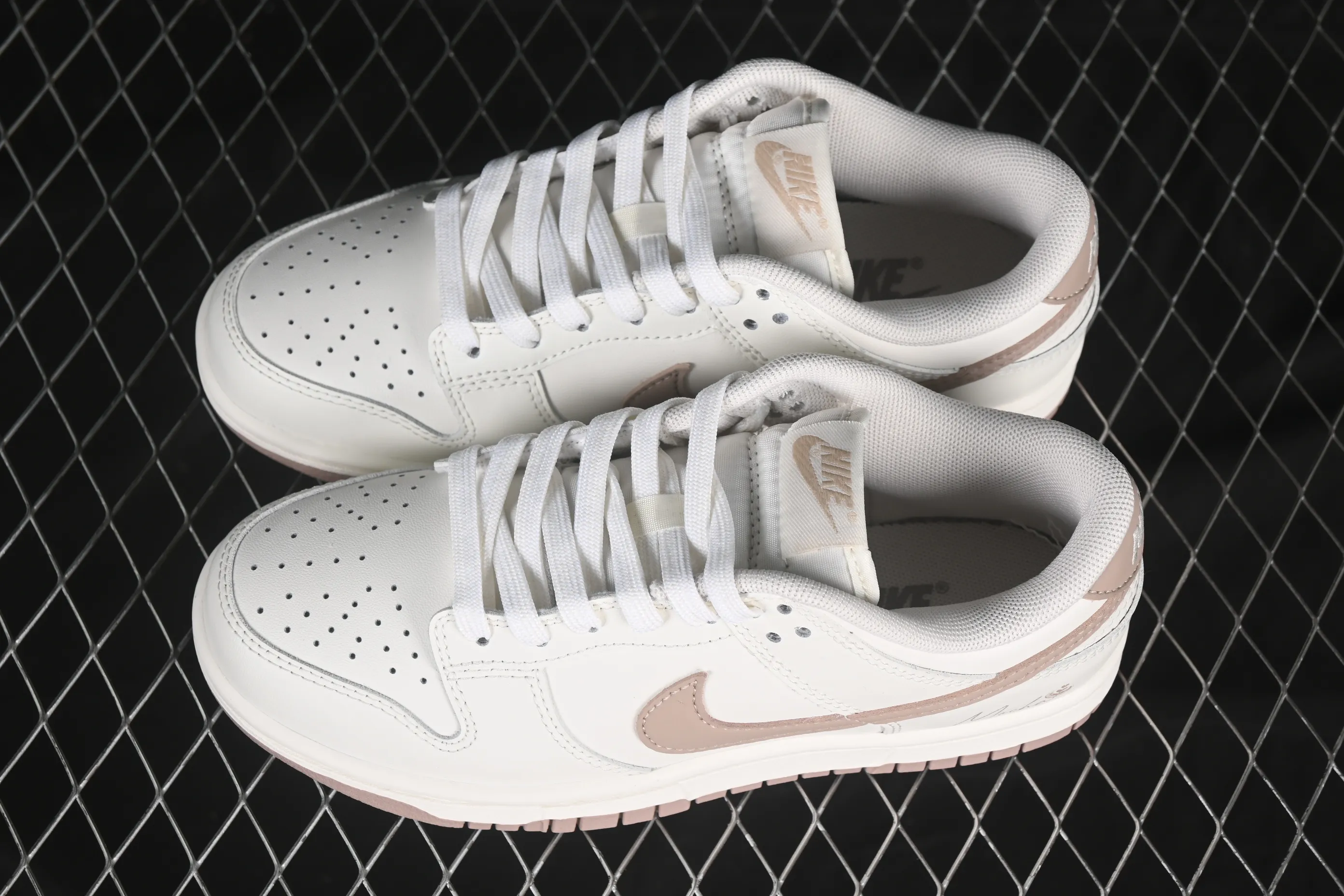 All Categories Nk SB Dunk Series Nk SB Dunk Low Low-top sneakers Nike SB Dunk Low "Just Do It" Anniversary high-end customization Low-top casual sneakers WG0212-014